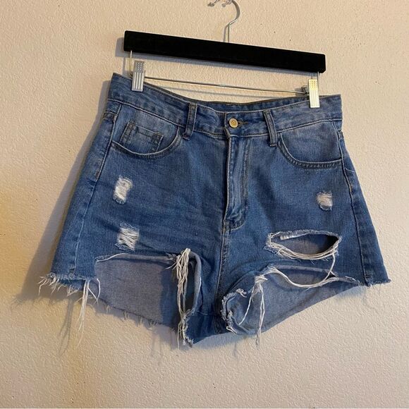 High waisted distressed jean shorts - Picture 3 of 10
